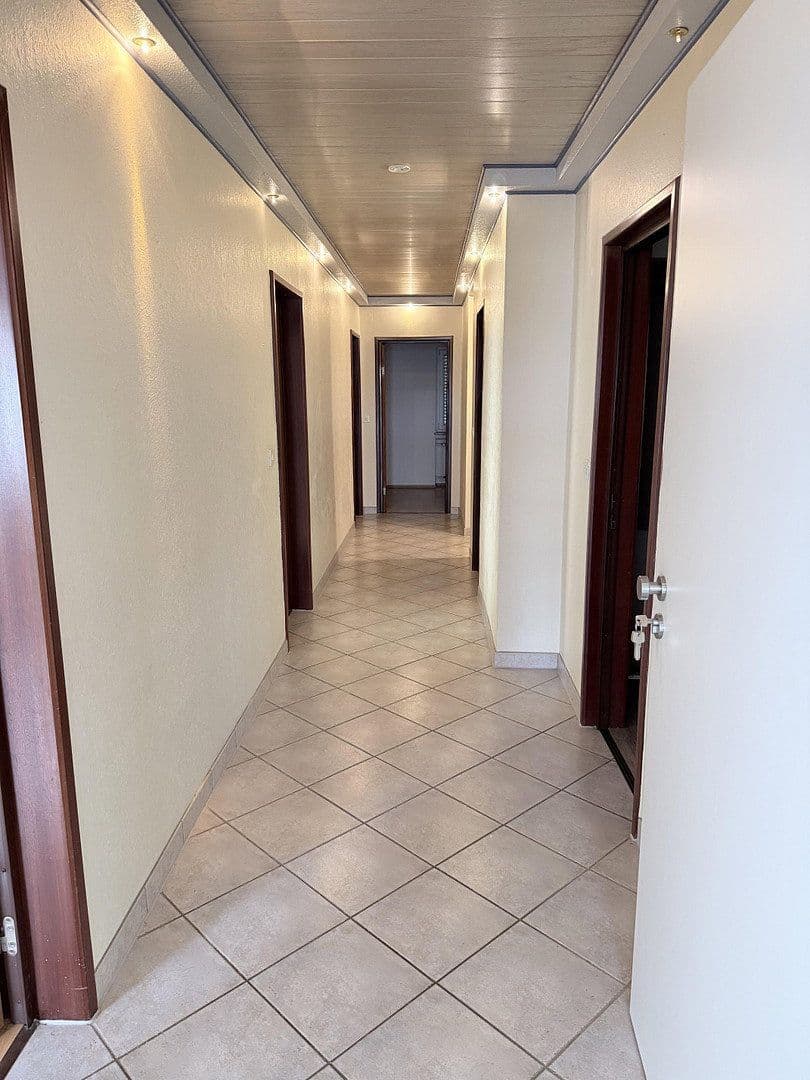 Prenájom bytu 4-izbový 104 m², Fronhausen, Hesensko Prenájom bytu 4-izbový 104 m², Fronhausen, Hesensko