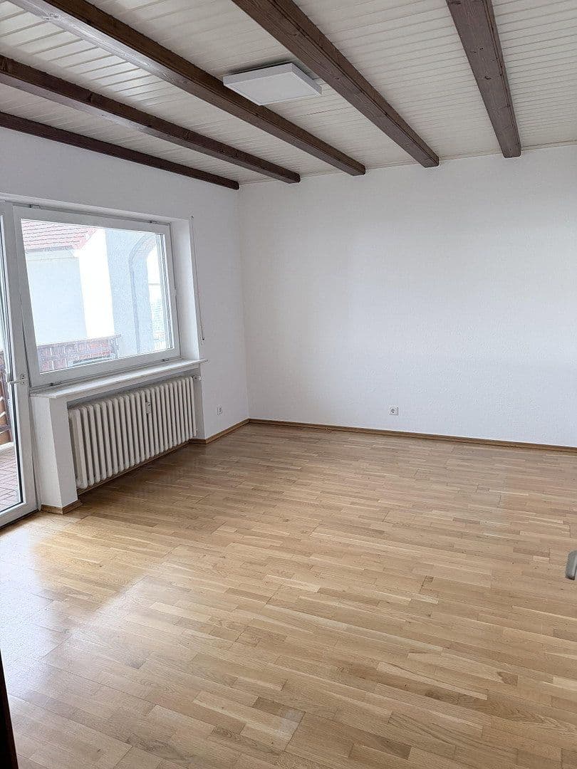 Prenájom bytu 4-izbový 104 m², Fronhausen, Hesensko Prenájom bytu 4-izbový 104 m², Fronhausen, Hesensko