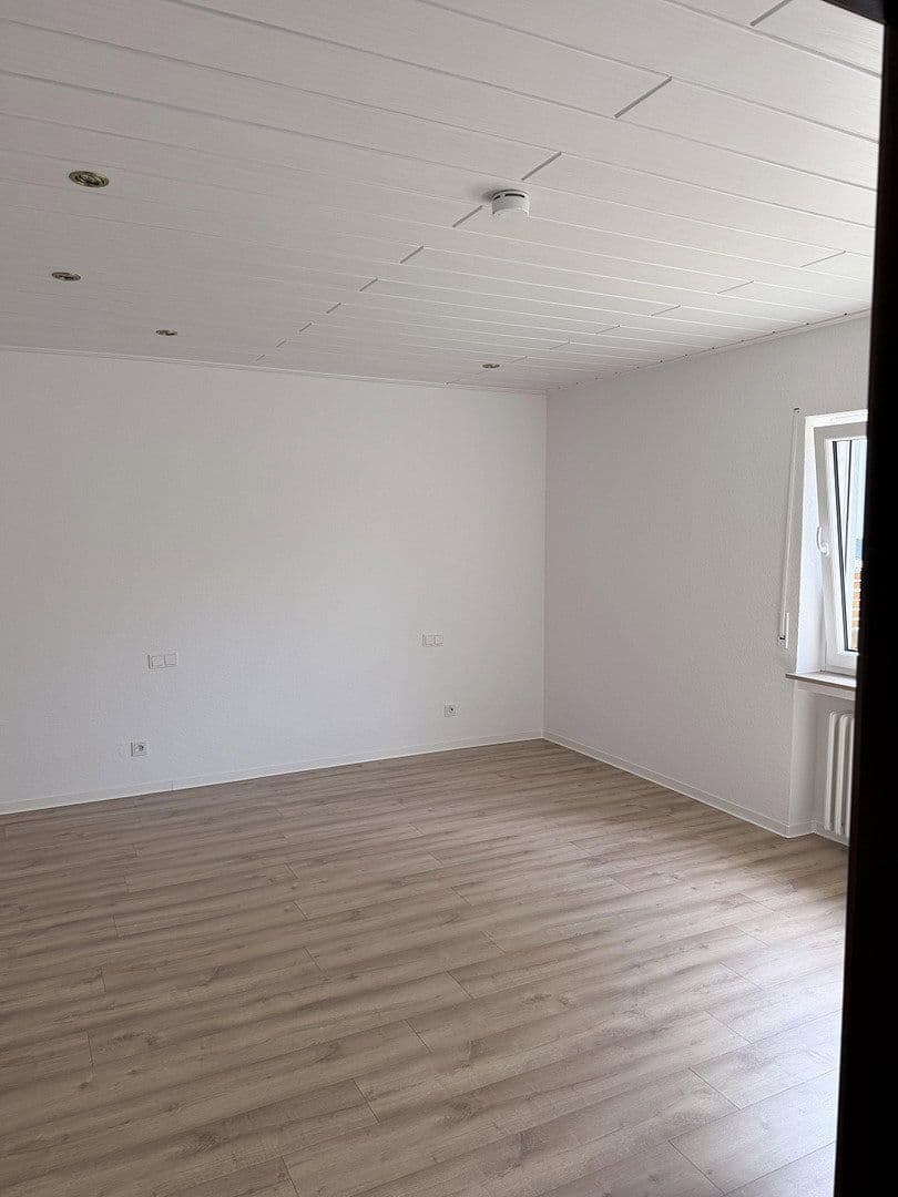 Prenájom bytu 4-izbový 104 m², Fronhausen, Hesensko Prenájom bytu 4-izbový 104 m², Fronhausen, Hesensko