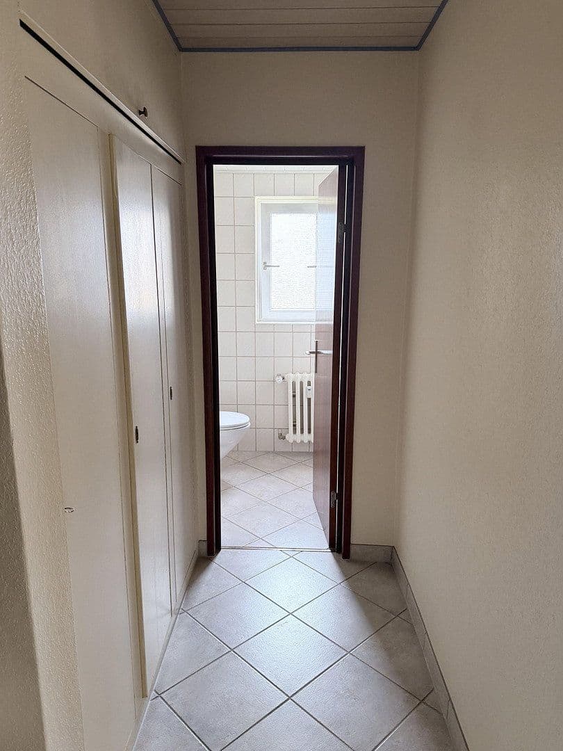 Prenájom bytu 4-izbový 104 m², Fronhausen, Hesensko Prenájom bytu 4-izbový 104 m², Fronhausen, Hesensko