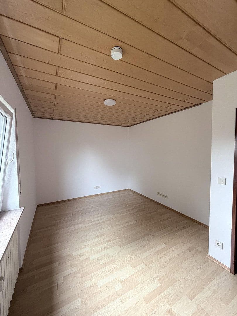 Prenájom bytu 4-izbový 104 m², Fronhausen, Hesensko Prenájom bytu 4-izbový 104 m², Fronhausen, Hesensko