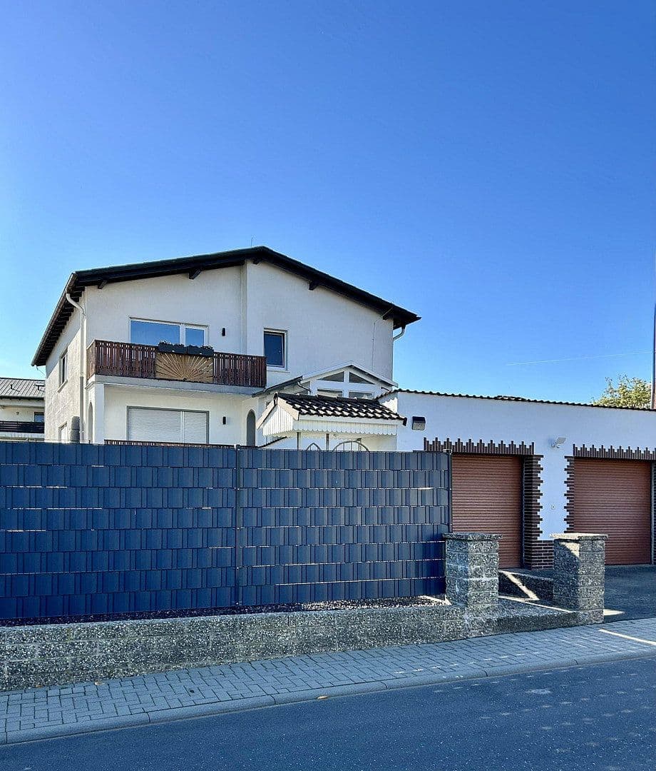 Prenájom bytu 4-izbový 104 m², Fronhausen, Hesensko Prenájom bytu 4-izbový 104 m², Fronhausen, Hesensko