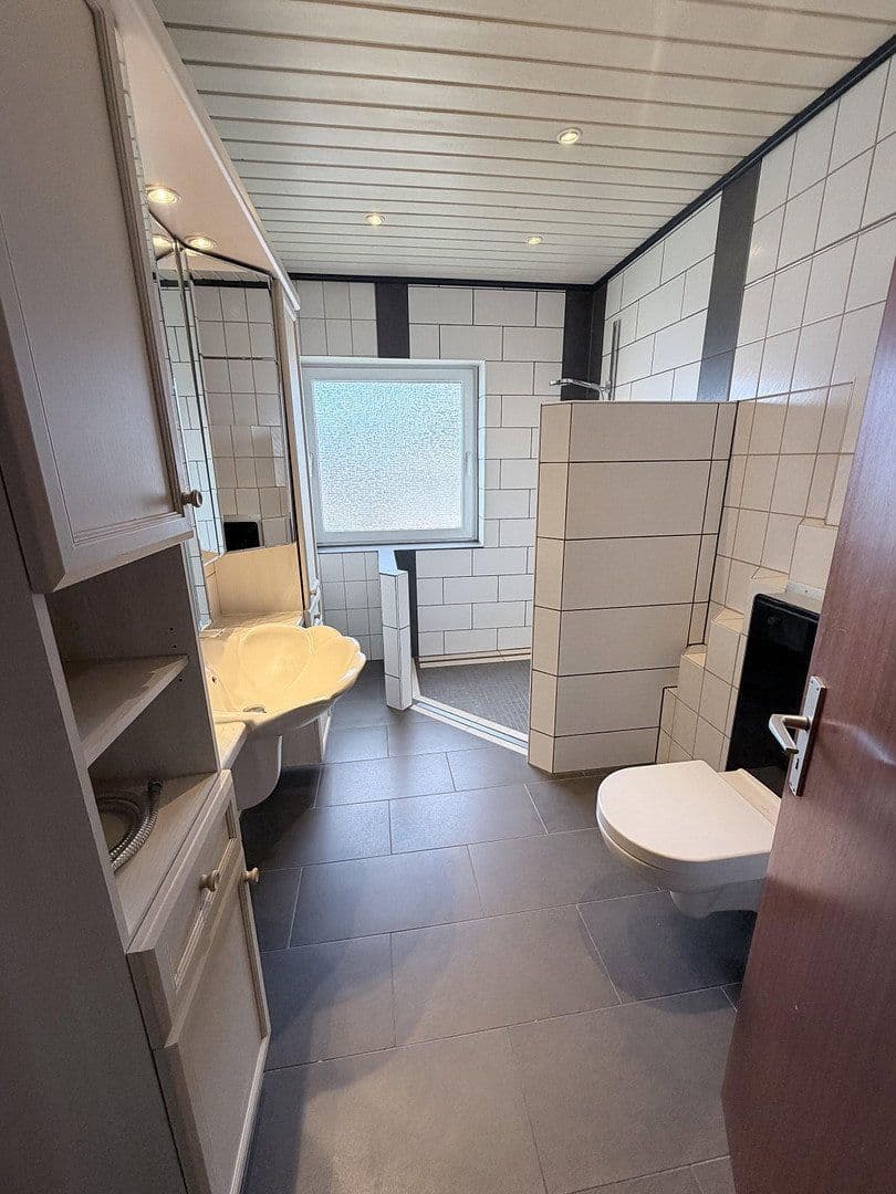 Prenájom bytu 4-izbový 104 m², Fronhausen, Hesensko Prenájom bytu 4-izbový 104 m², Fronhausen, Hesensko