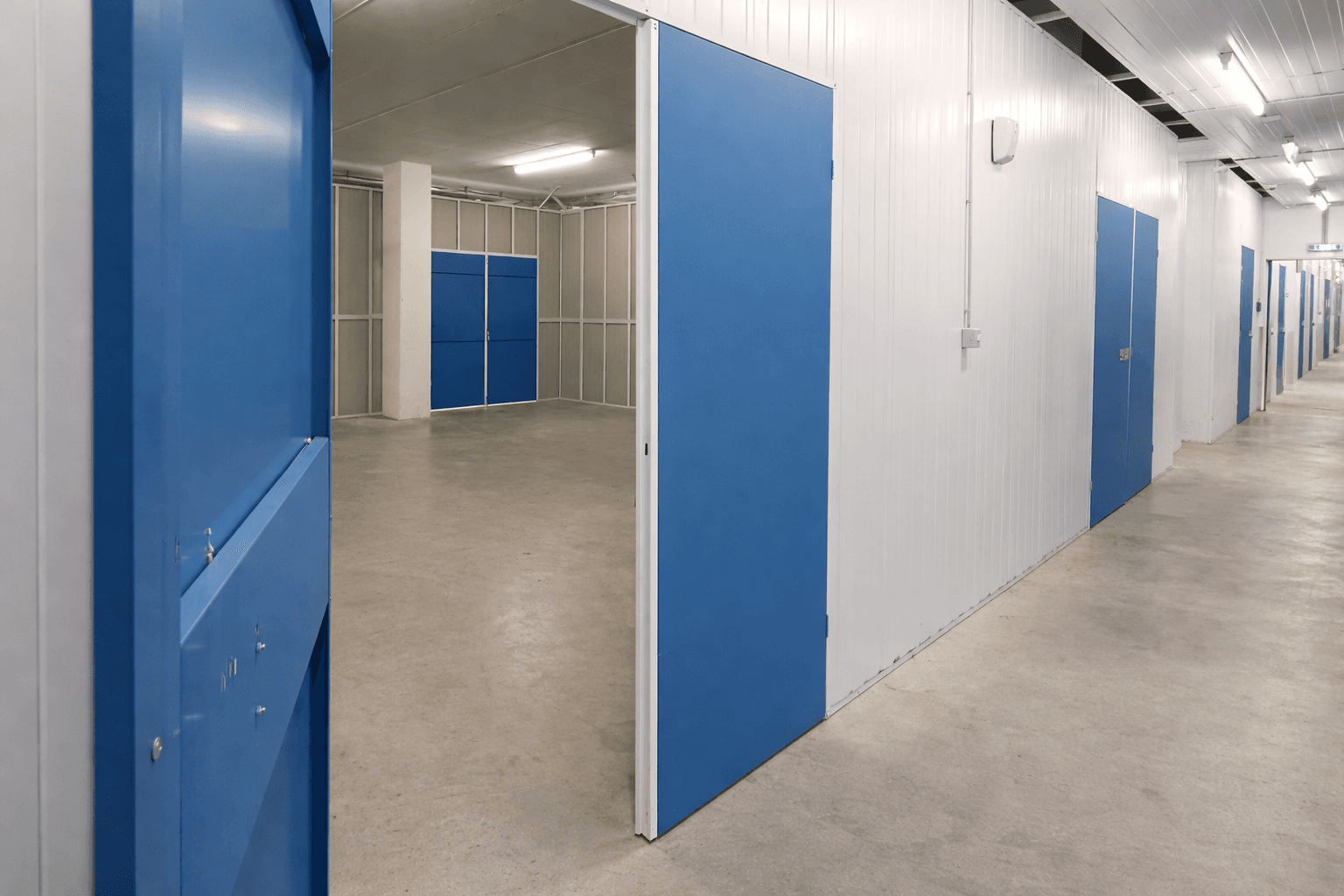 Prenájom nebytového priestoru 40 m², Bodenseestraße 171, München, Bavorsko Prenájom nebytového priestoru 40 m², Bodenseestraße 171, München, Bavorsko