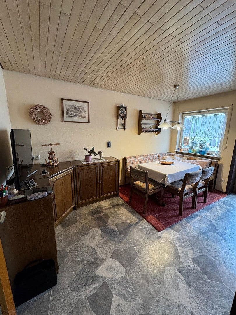 Predaj domu 264 m², pozemok 463 m², Philippsburg, Bádensko-Wurttembersko Predaj domu 264 m², pozemok 463 m², Philippsburg, Bádensko-Wurttembersko