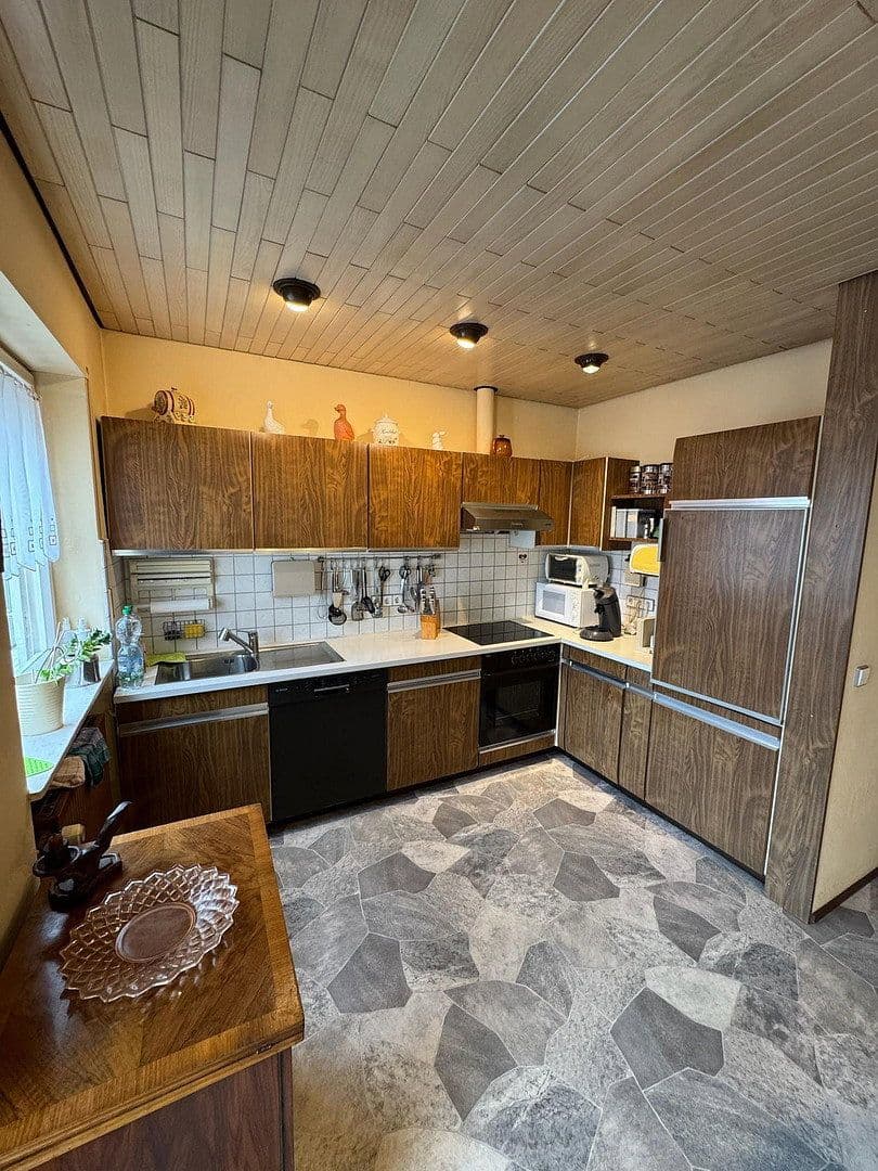 Predaj domu 264 m², pozemok 463 m², Philippsburg, Bádensko-Wurttembersko Predaj domu 264 m², pozemok 463 m², Philippsburg, Bádensko-Wurttembersko
