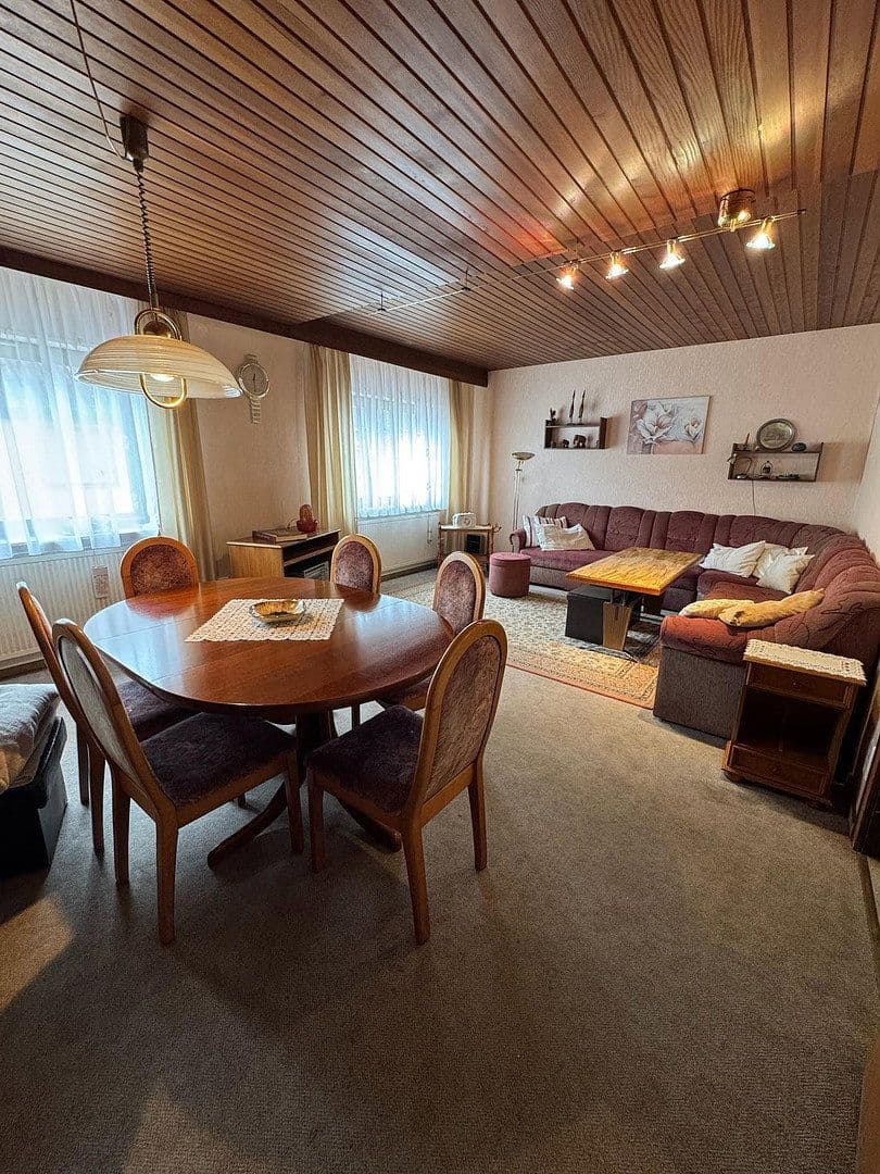 Predaj domu 264 m², pozemok 463 m², Philippsburg, Bádensko-Wurttembersko Predaj domu 264 m², pozemok 463 m², Philippsburg, Bádensko-Wurttembersko