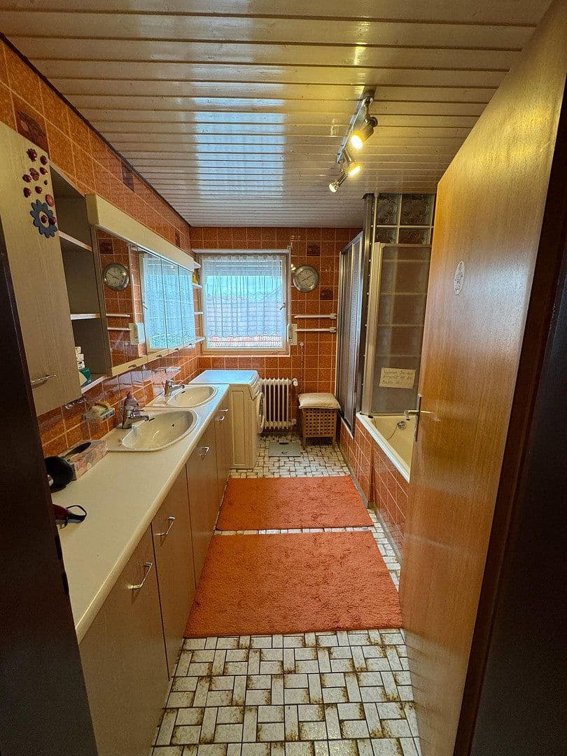 Predaj domu 264 m², pozemok 463 m², Philippsburg, Bádensko-Wurttembersko Predaj domu 264 m², pozemok 463 m², Philippsburg, Bádensko-Wurttembersko