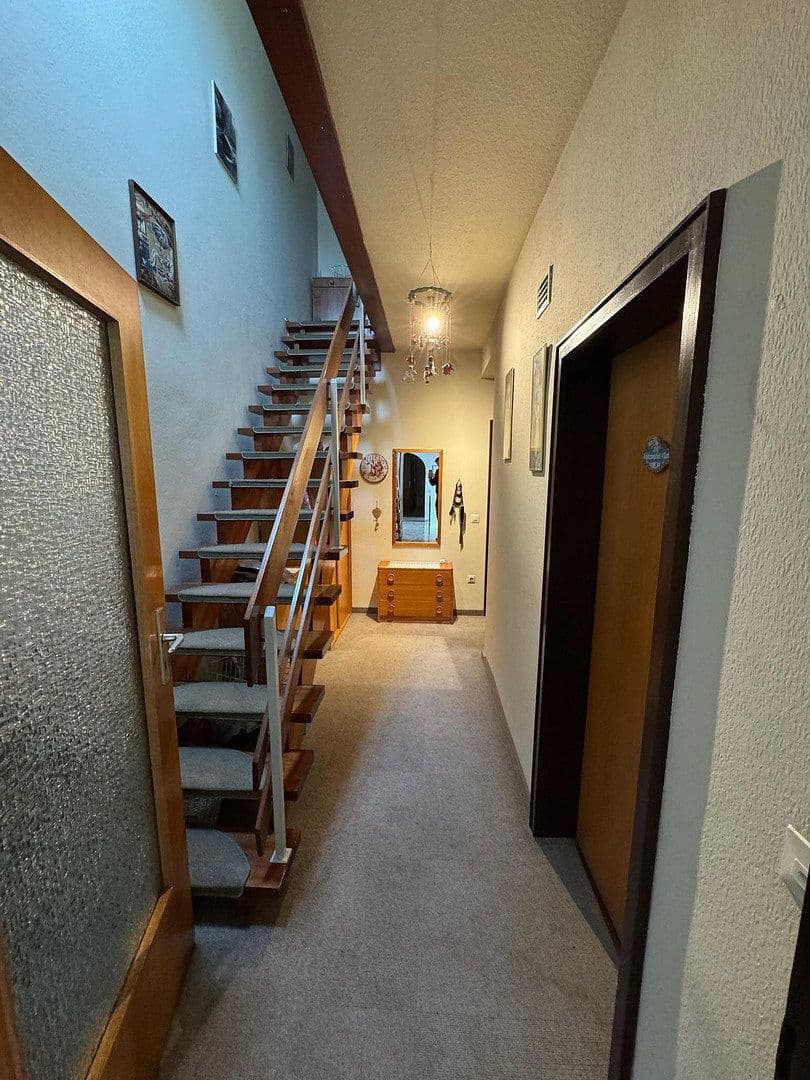 Predaj domu 264 m², pozemok 463 m², Philippsburg, Bádensko-Wurttembersko Predaj domu 264 m², pozemok 463 m², Philippsburg, Bádensko-Wurttembersko
