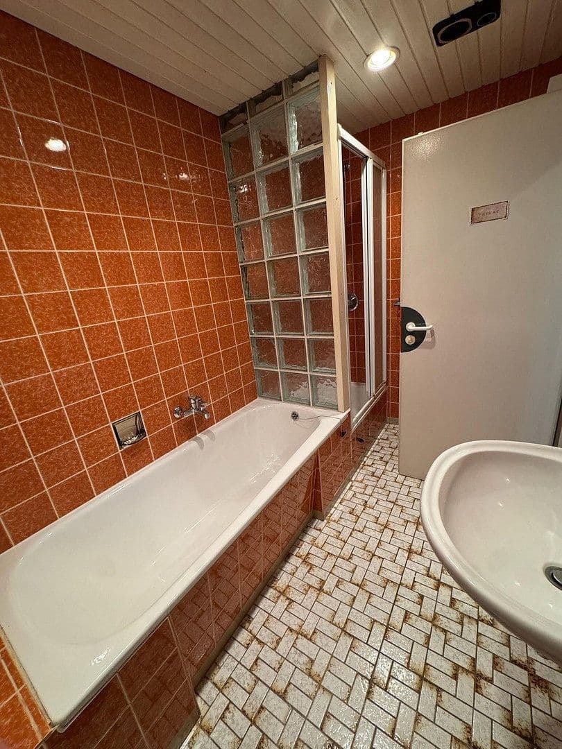 Predaj domu 264 m², pozemok 463 m², Philippsburg, Bádensko-Wurttembersko Predaj domu 264 m², pozemok 463 m², Philippsburg, Bádensko-Wurttembersko