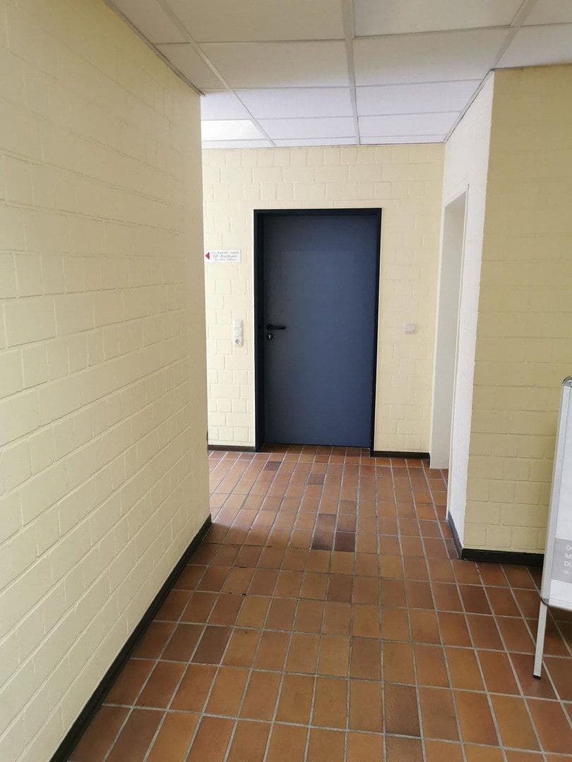 Prenájom kancelárie 248 m², Oldenburger Straße 25, Delmenhorst, Dolné Sasko Prenájom kancelárie 248 m², Oldenburger Straße 25, Delmenhorst, Dolné Sasko