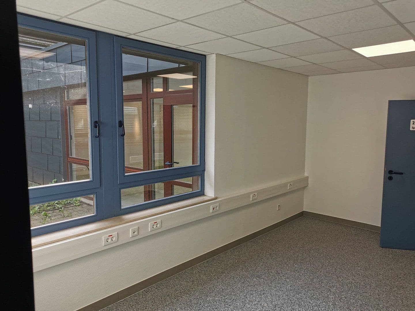Prenájom kancelárie 248 m², Oldenburger Straße 25, Delmenhorst, Dolné Sasko Prenájom kancelárie 248 m², Oldenburger Straße 25, Delmenhorst, Dolné Sasko