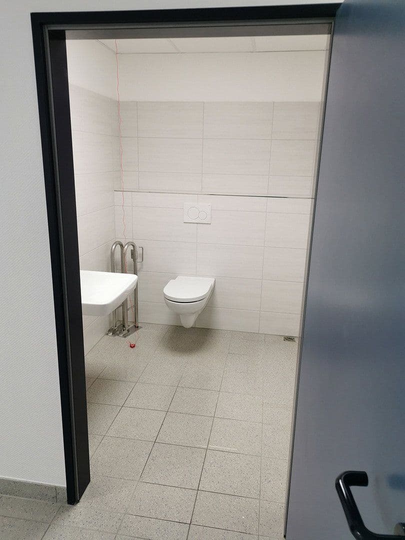 Prenájom kancelárie 248 m², Oldenburger Straße 25, Delmenhorst, Dolné Sasko Prenájom kancelárie 248 m², Oldenburger Straße 25, Delmenhorst, Dolné Sasko