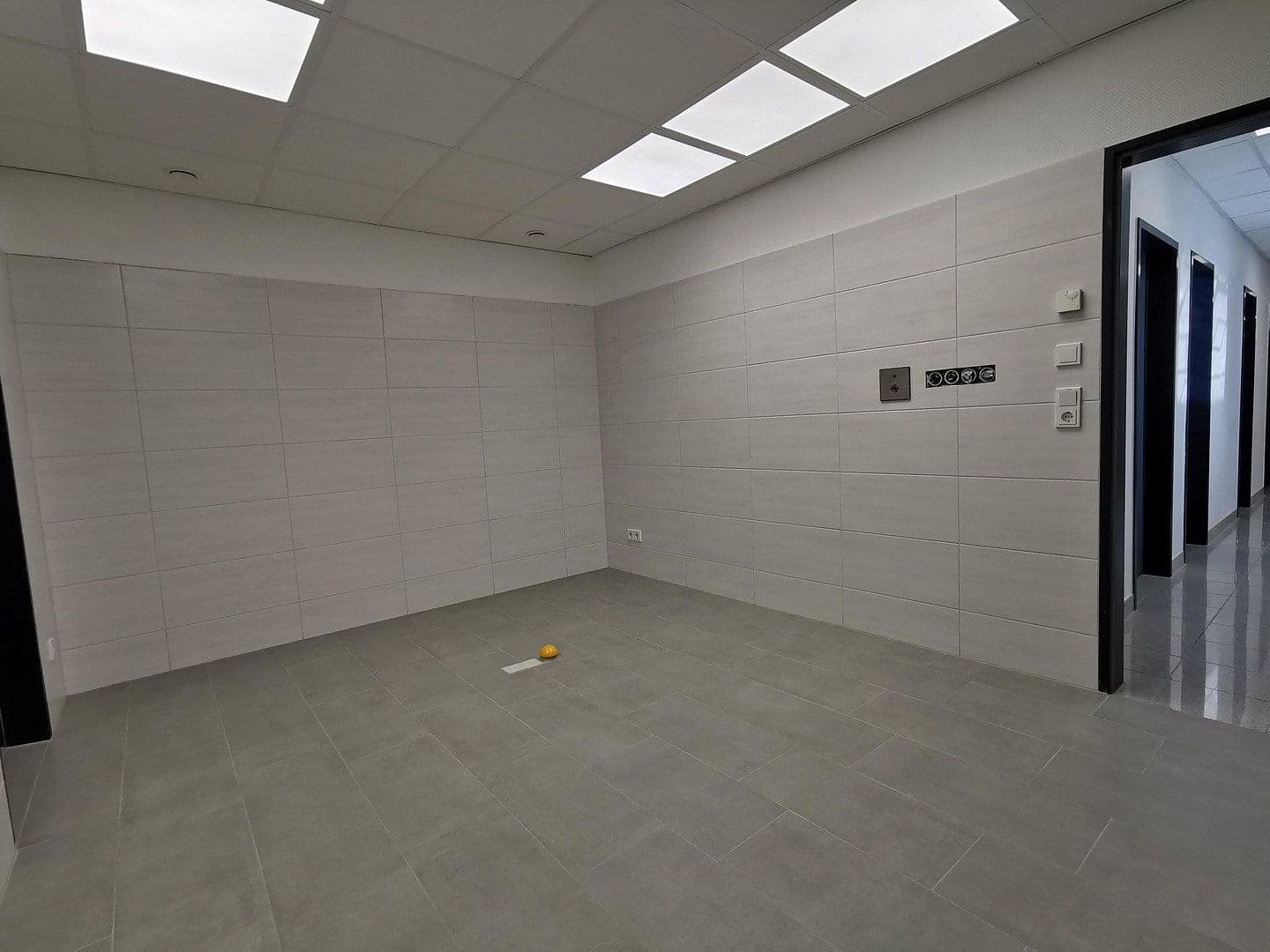 Prenájom kancelárie 248 m², Oldenburger Straße 25, Delmenhorst, Dolné Sasko Prenájom kancelárie 248 m², Oldenburger Straße 25, Delmenhorst, Dolné Sasko