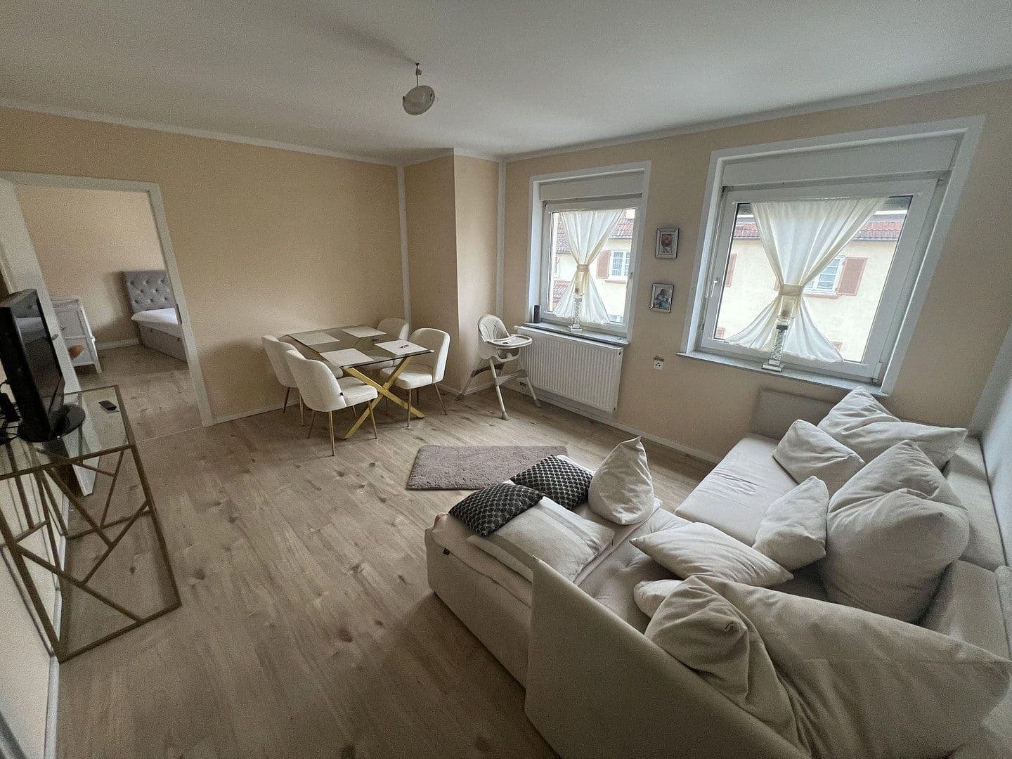 Prenájom bytu 2-izbový 53 m², Wagenburgstr. 104, Stuttgart, Bádensko-Wurttembersko Prenájom bytu 2-izbový 53 m², Wagenburgstr. 104, Stuttgart, Bádensko-Wurttembersko