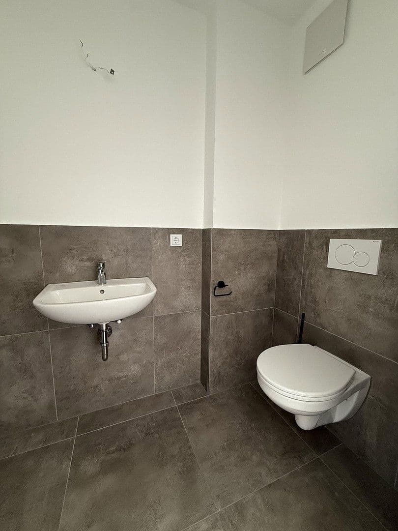 Prenájom bytu 5-izbový 134 m², Langendiebacher Str. 49, Erlensee, Hesensko Prenájom bytu 5-izbový 134 m², Langendiebacher Str. 49, Erlensee, Hesensko