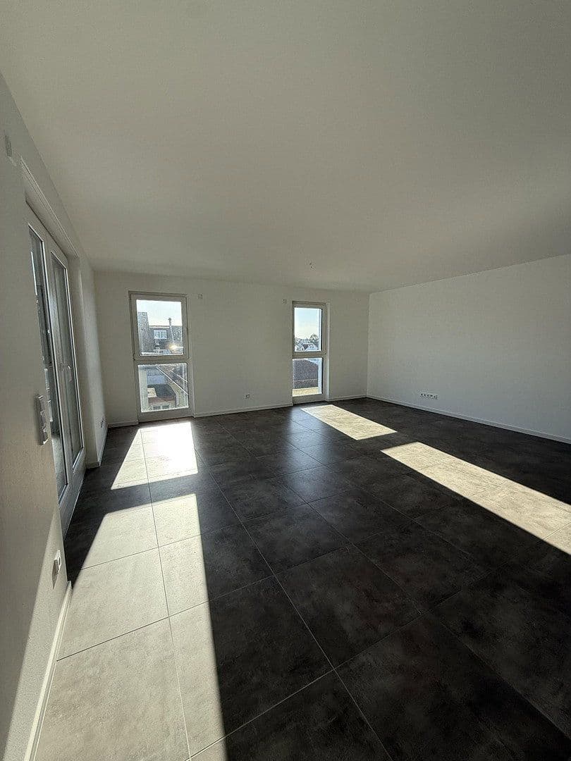 Prenájom bytu 5-izbový 134 m², Langendiebacher Str. 49, Erlensee, Hesensko Prenájom bytu 5-izbový 134 m², Langendiebacher Str. 49, Erlensee, Hesensko
