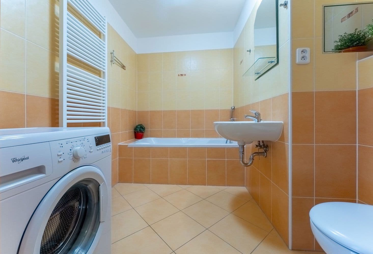 Predaj bytu 1-izbový 38 m², Míšovická, Praha, Praha Predaj bytu 1-izbový 38 m², Míšovická, Praha, Praha