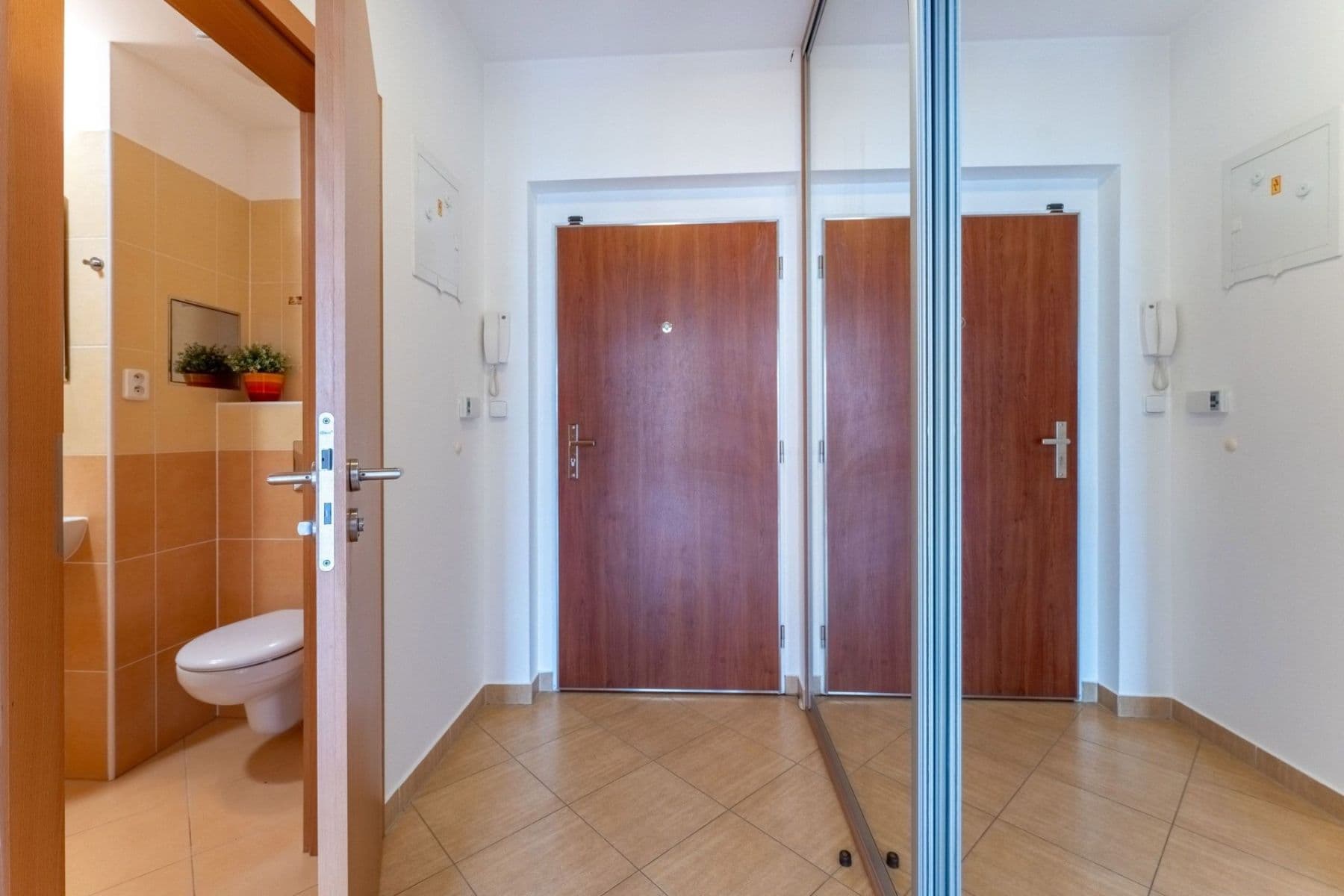 Predaj bytu 1-izbový 38 m², Míšovická, Praha, Praha Predaj bytu 1-izbový 38 m², Míšovická, Praha, Praha