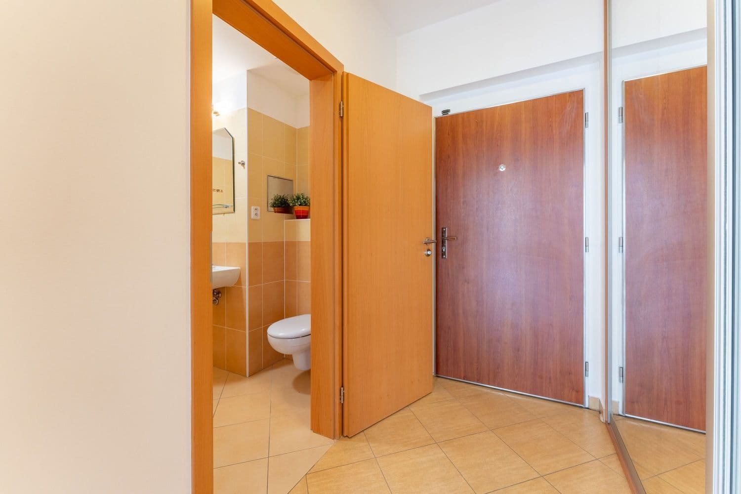 Predaj bytu 1-izbový 38 m², Míšovická, Praha, Praha Predaj bytu 1-izbový 38 m², Míšovická, Praha, Praha
