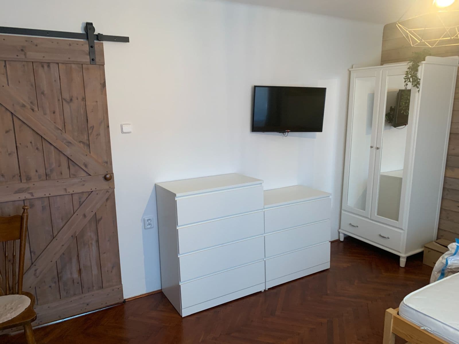 Prenájom bytu 1-izbový 30 m², Lužická, Humpolec, Kraj Vysočina Prenájom bytu 1-izbový 30 m², Lužická, Humpolec, Kraj Vysočina