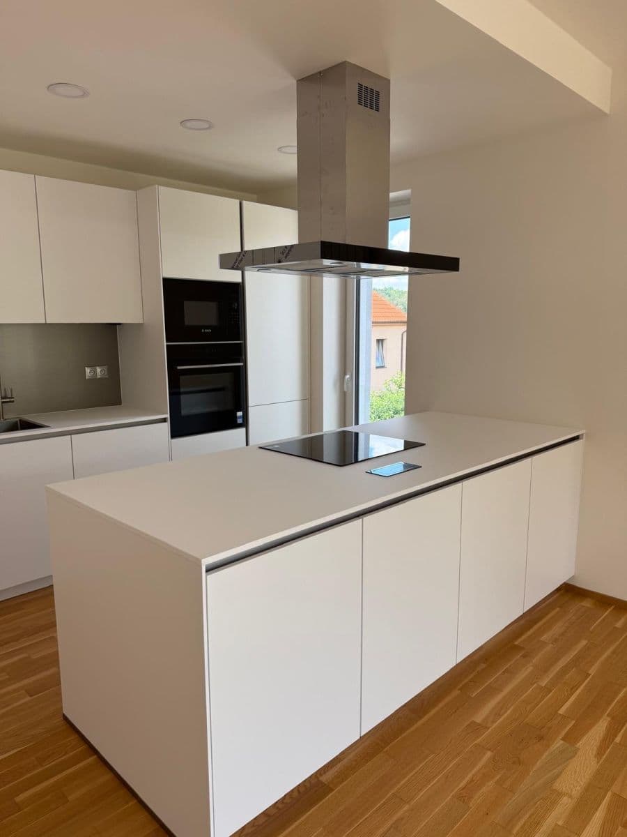 Prenájom bytu 3-izbový 105 m², Herdovská, Praha, Praha Prenájom bytu 3-izbový 105 m², Herdovská, Praha, Praha