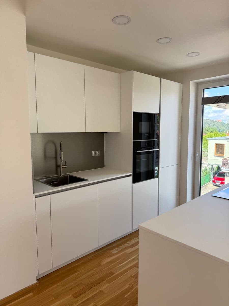 Prenájom bytu 3-izbový 105 m², Herdovská, Praha, Praha Prenájom bytu 3-izbový 105 m², Herdovská, Praha, Praha