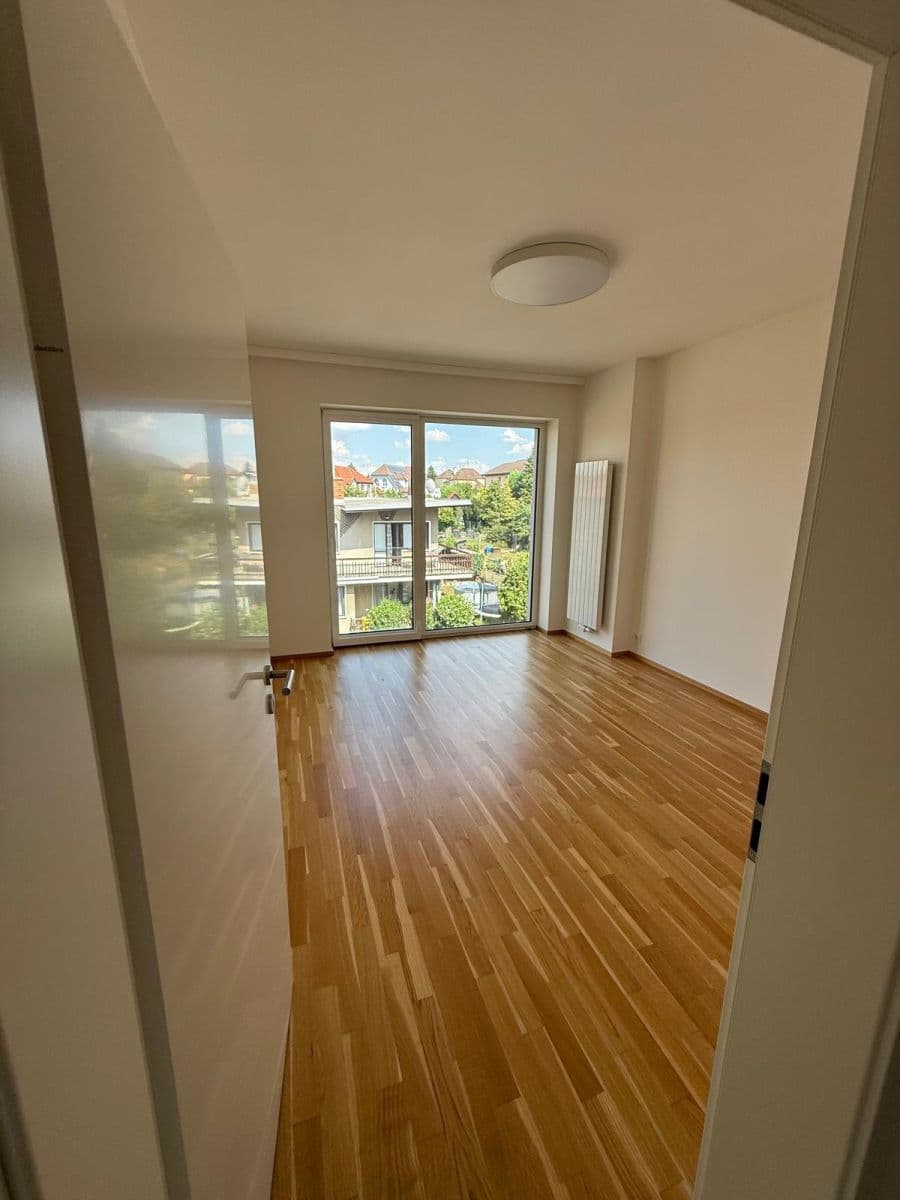 Prenájom bytu 3-izbový 105 m², Herdovská, Praha, Praha Prenájom bytu 3-izbový 105 m², Herdovská, Praha, Praha