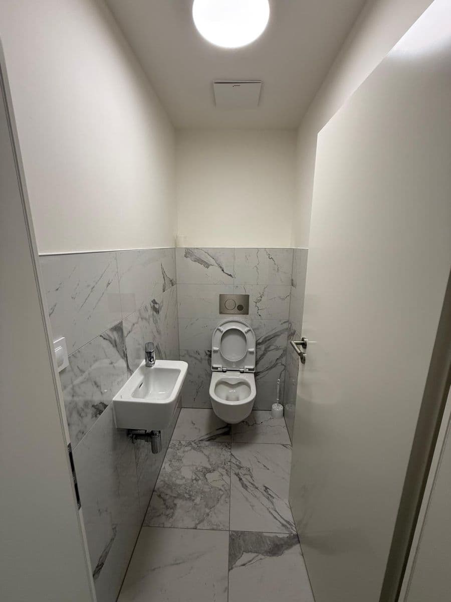 Prenájom bytu 3-izbový 105 m², Herdovská, Praha, Praha Prenájom bytu 3-izbový 105 m², Herdovská, Praha, Praha