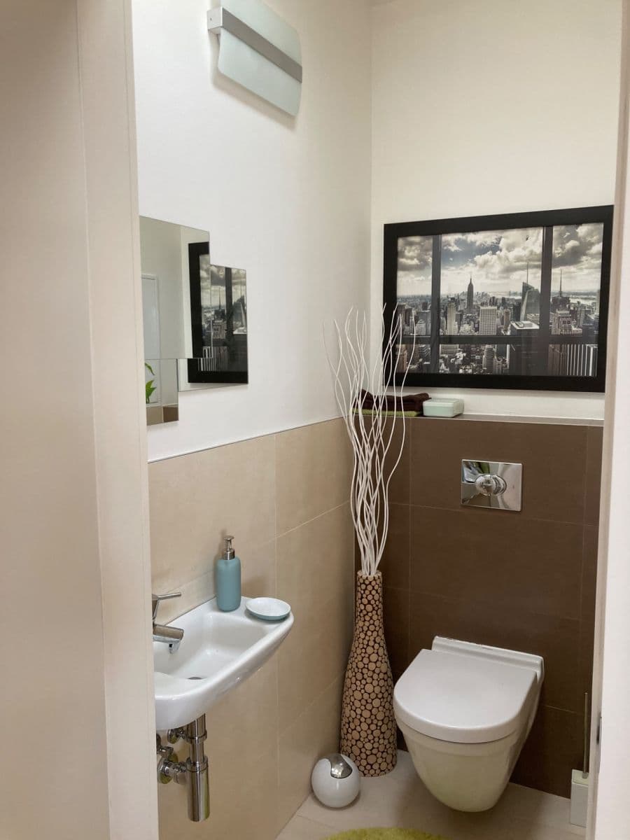 Prenájom bytu 2-izbový 56 m², U Náměstí, Dolní Břežany, Středočeský kraj Prenájom bytu 2-izbový 56 m², U Náměstí, Dolní Břežany, Středočeský kraj