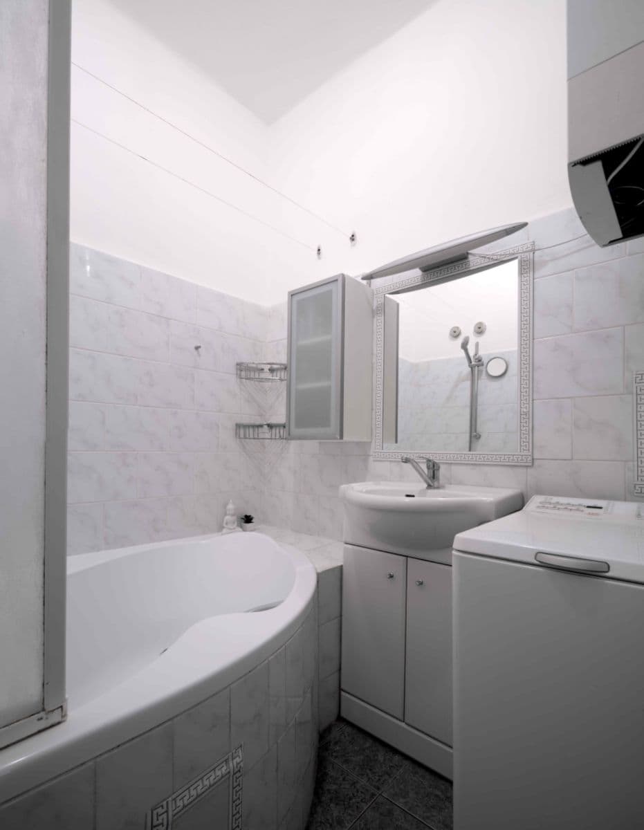 Predaj bytu 2-izbový 72 m², Rumunská, Praha, Praha Predaj bytu 2-izbový 72 m², Rumunská, Praha, Praha
