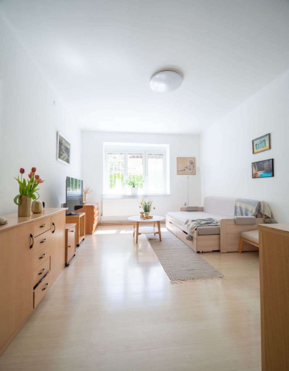 Predaj bytu 2-izbový 72 m², Rumunská, Praha, Praha Predaj bytu 2-izbový 72 m², Rumunská, Praha, Praha