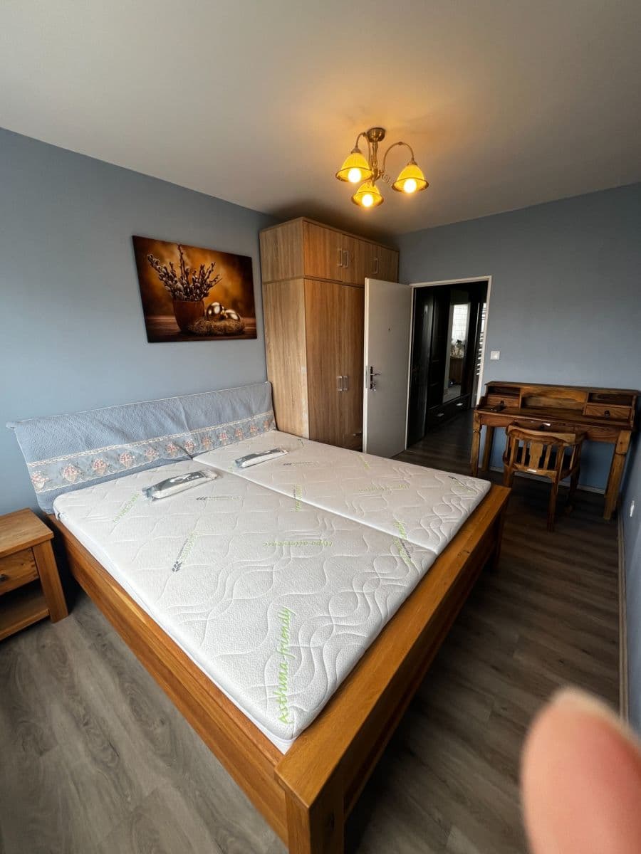 Prenájom bytu 4-izbový 13 m², Mezi Školami, Praha, Praha Prenájom bytu 4-izbový 13 m², Mezi Školami, Praha, Praha