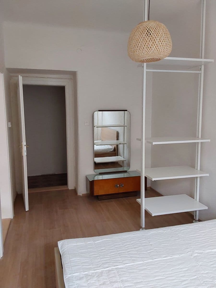 Prenájom bytu 2-izbový 42 m², Madridská, Praha, Praha Prenájom bytu 2-izbový 42 m², Madridská, Praha, Praha