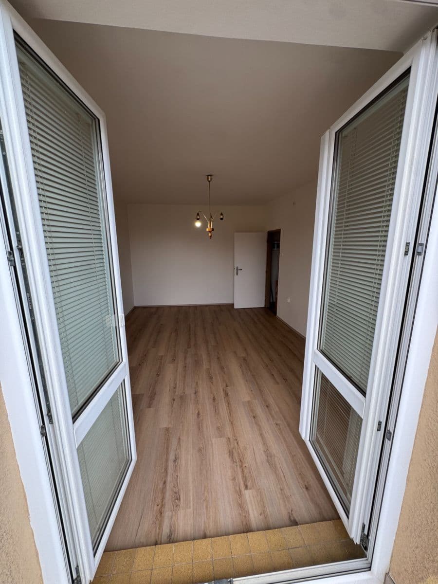 Prenájom bytu 1-izbový 35 m², Pakoměřická, Praha, Praha Prenájom bytu 1-izbový 35 m², Pakoměřická, Praha, Praha