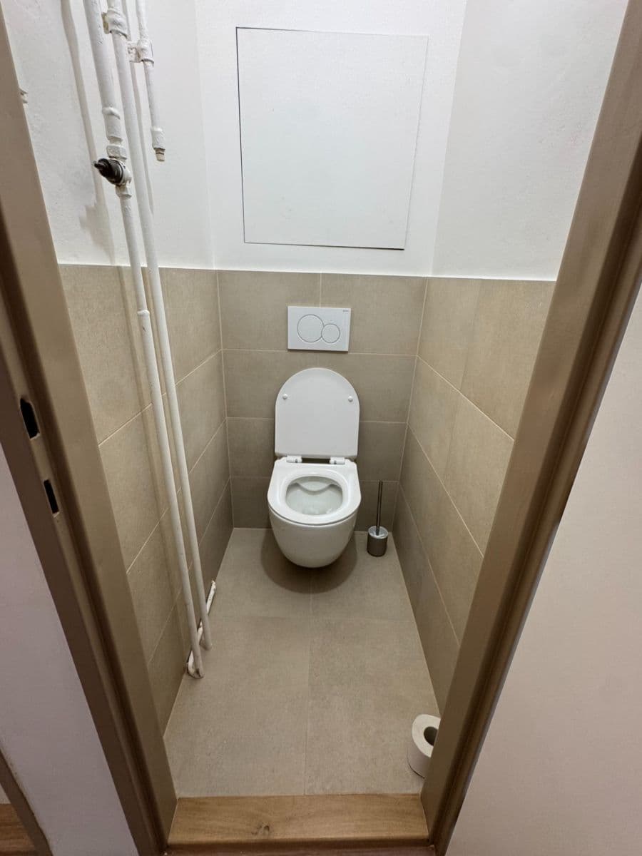 Prenájom bytu 1-izbový 35 m², Pakoměřická, Praha, Praha Prenájom bytu 1-izbový 35 m², Pakoměřická, Praha, Praha
