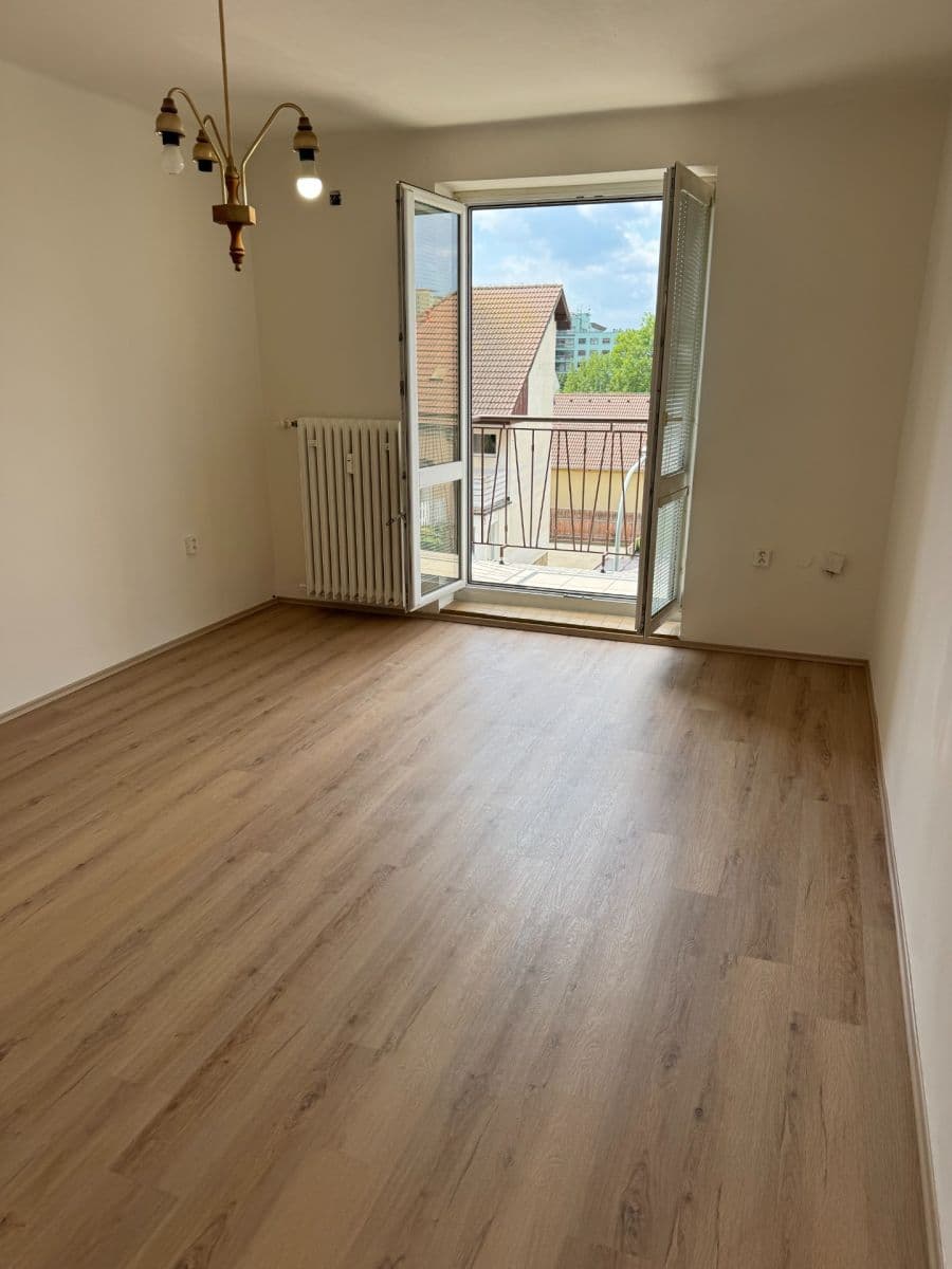 Prenájom bytu 1-izbový 35 m², Pakoměřická, Praha, Praha Prenájom bytu 1-izbový 35 m², Pakoměřická, Praha, Praha
