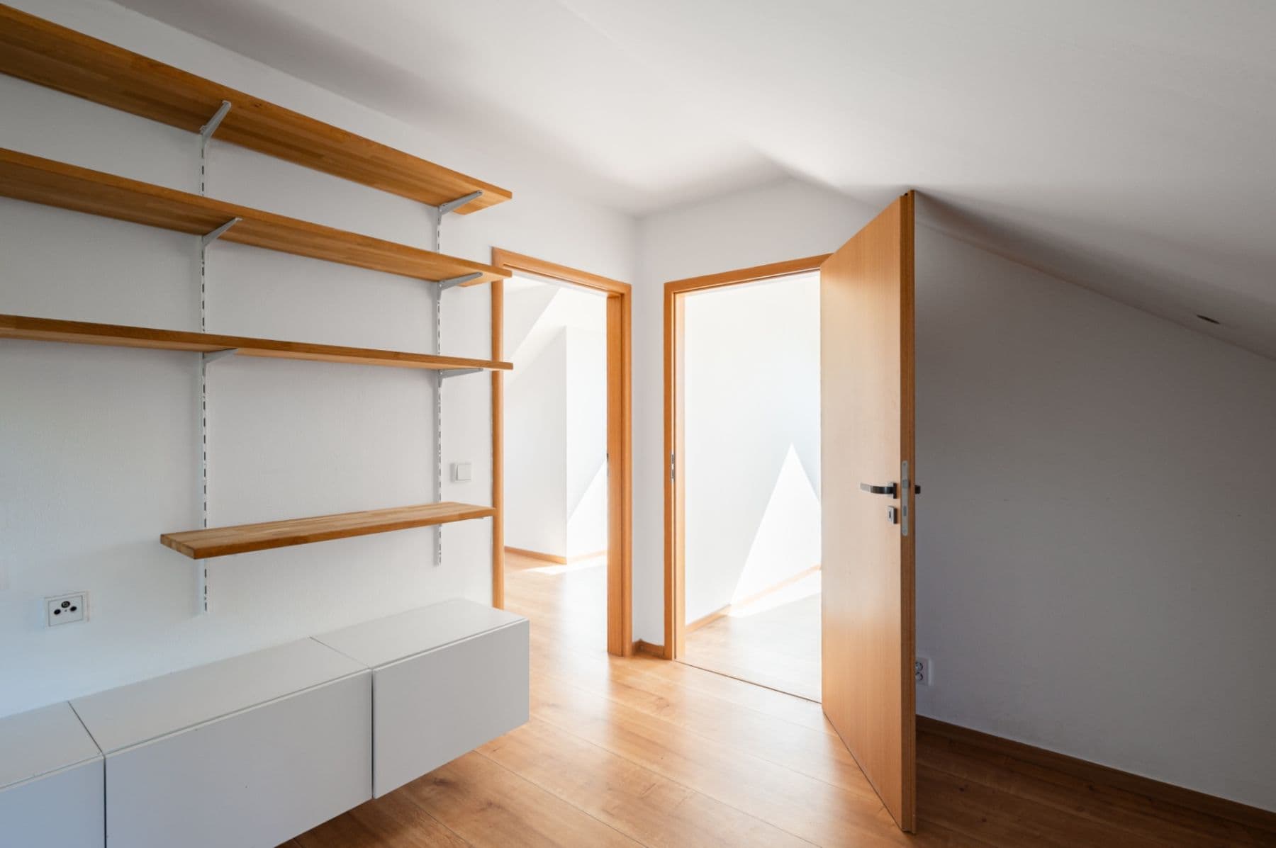 Predaj bytu 3-izbový 95 m², Českobrodská, Praha, Praha Predaj bytu 3-izbový 95 m², Českobrodská, Praha, Praha