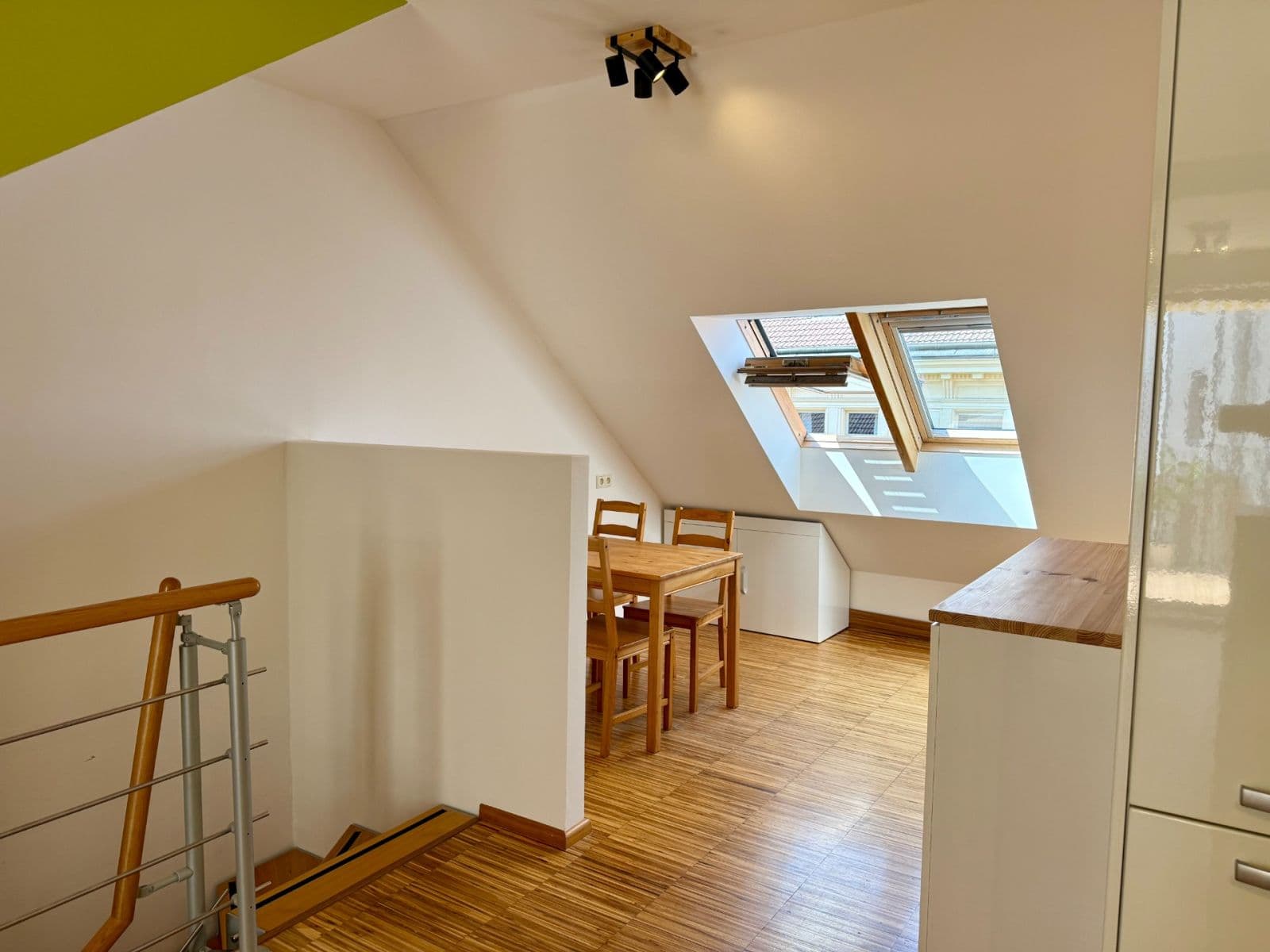 Prenájom bytu 2-izbový 62 m², Bořivojova, Praha, Praha Prenájom bytu 2-izbový 62 m², Bořivojova, Praha, Praha