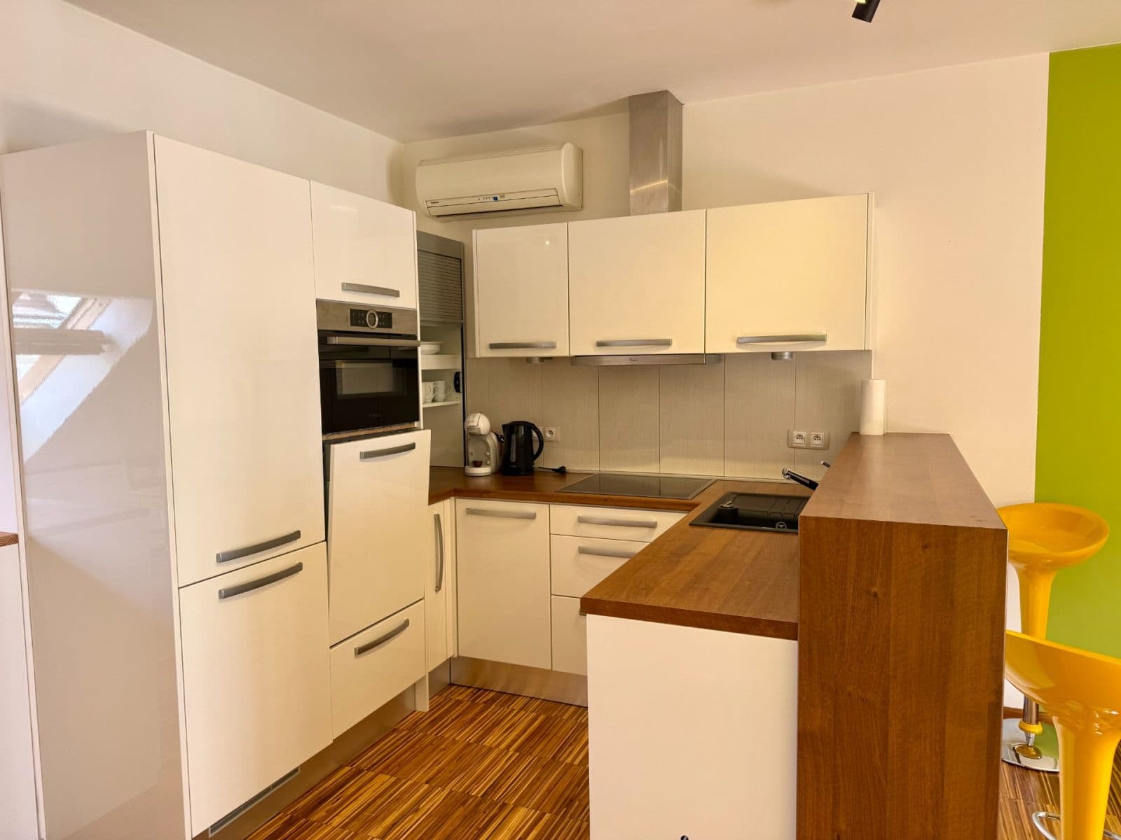 Prenájom bytu 2-izbový 62 m², Bořivojova, Praha, Praha Prenájom bytu 2-izbový 62 m², Bořivojova, Praha, Praha