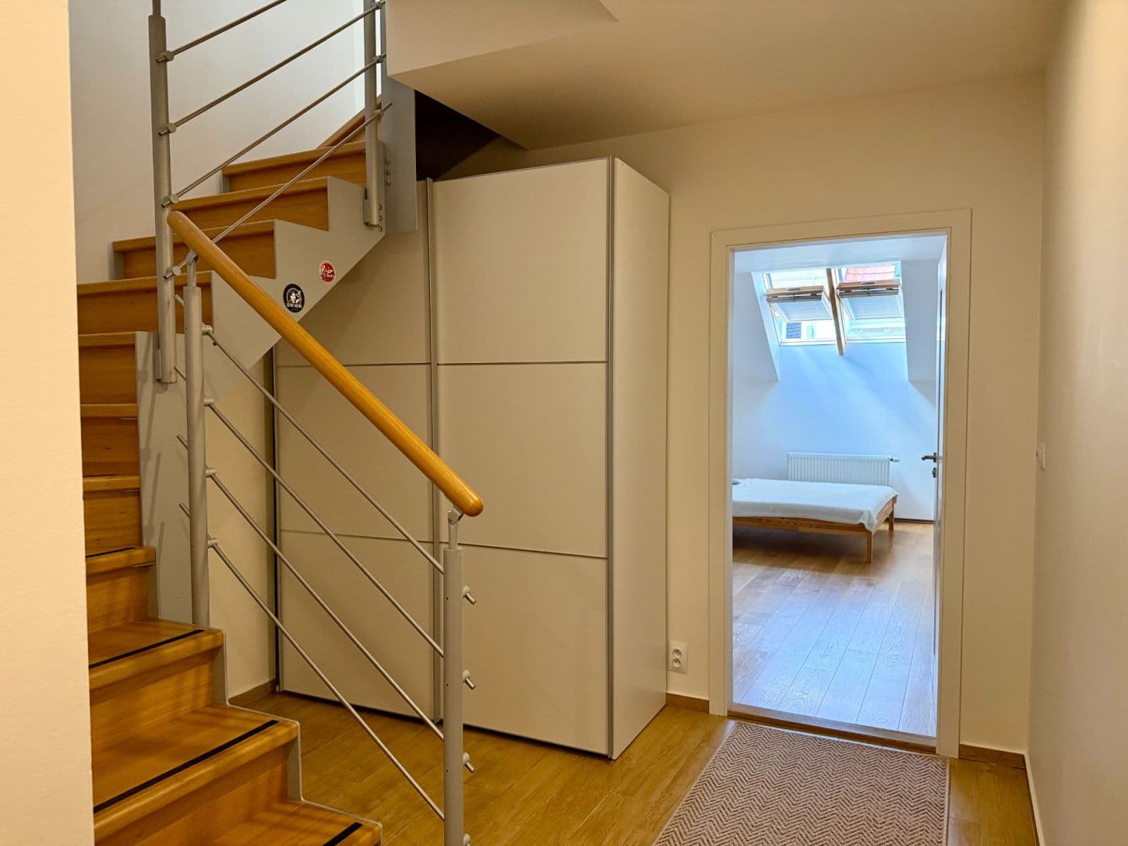 Prenájom bytu 2-izbový 62 m², Bořivojova, Praha, Praha Prenájom bytu 2-izbový 62 m², Bořivojova, Praha, Praha