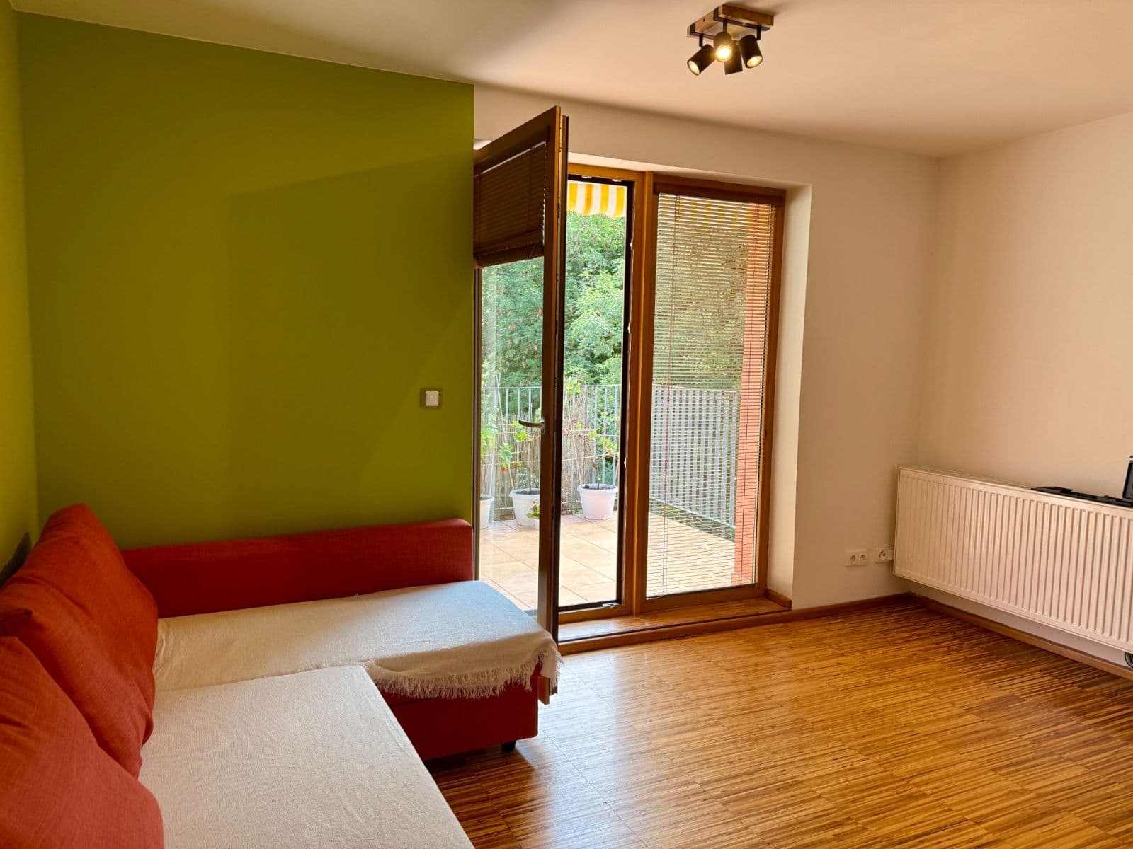Prenájom bytu 2-izbový 62 m², Bořivojova, Praha, Praha Prenájom bytu 2-izbový 62 m², Bořivojova, Praha, Praha