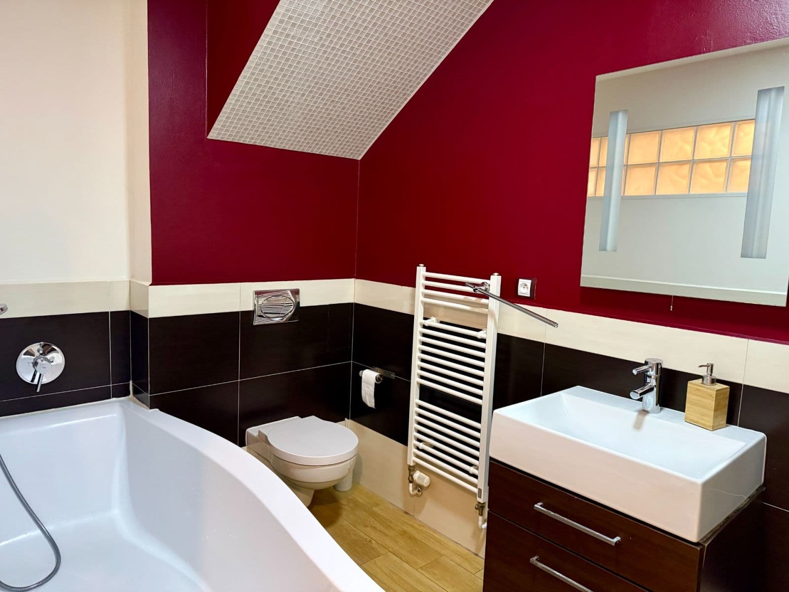 Prenájom bytu 2-izbový 62 m², Bořivojova, Praha, Praha Prenájom bytu 2-izbový 62 m², Bořivojova, Praha, Praha
