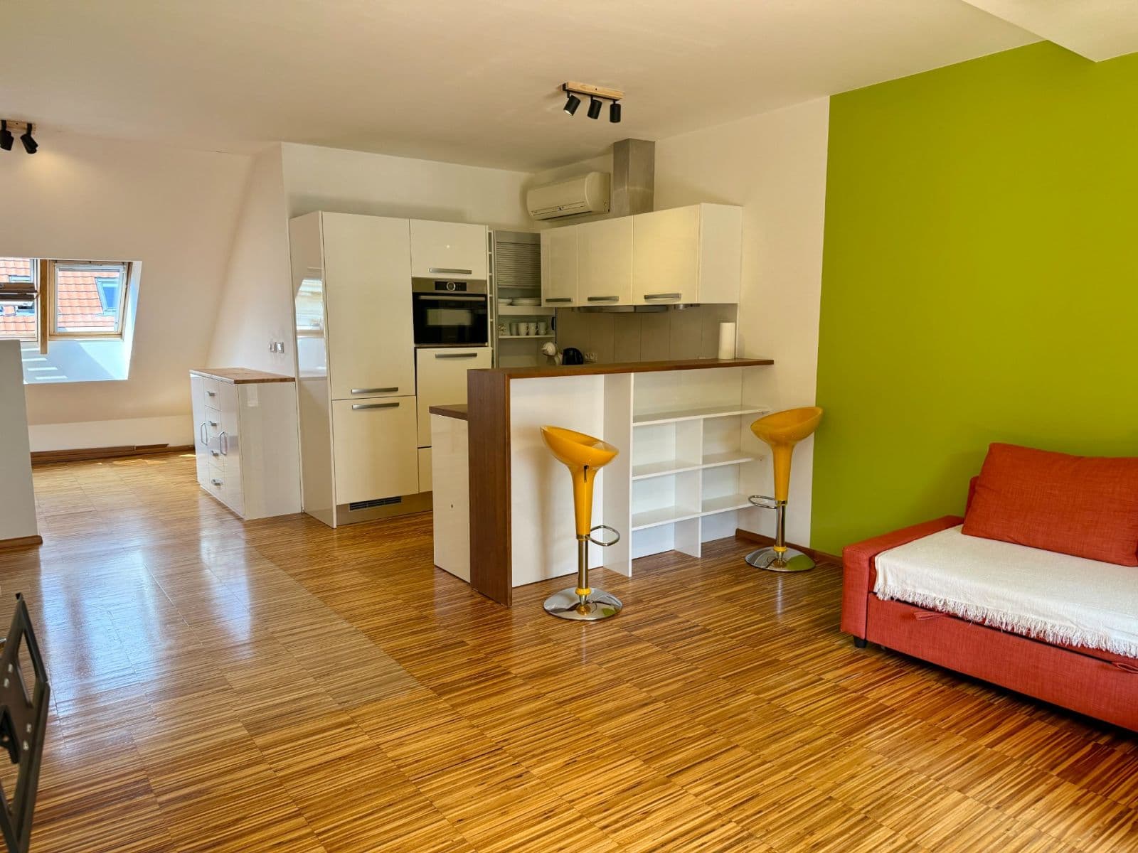 Prenájom bytu 2-izbový 62 m², Bořivojova, Praha, Praha Prenájom bytu 2-izbový 62 m², Bořivojova, Praha, Praha