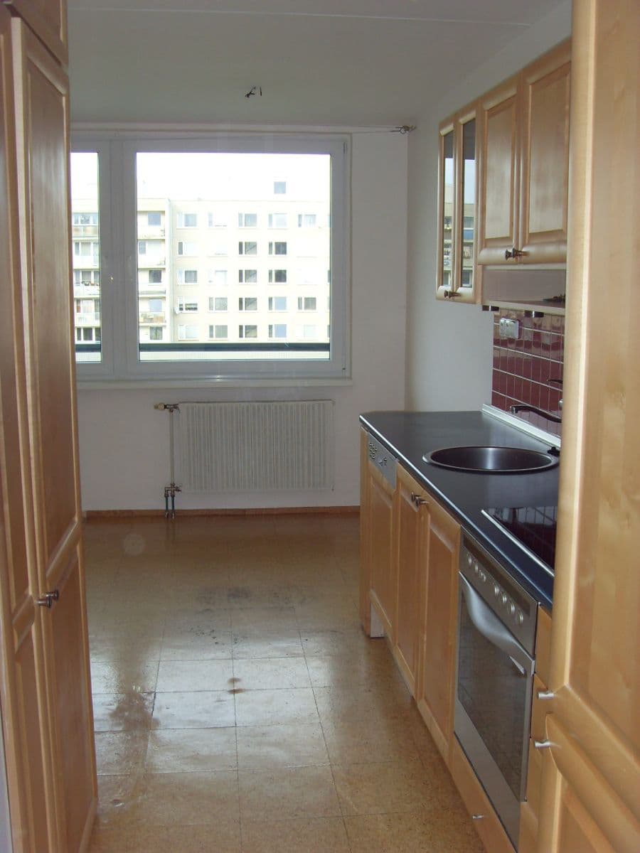 Prenájom bytu 3-izbový 73 m², Pavrovského, Praha, Praha Prenájom bytu 3-izbový 73 m², Pavrovského, Praha, Praha