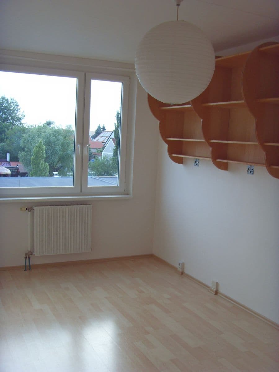Prenájom bytu 3-izbový 73 m², Pavrovského, Praha, Praha Prenájom bytu 3-izbový 73 m², Pavrovského, Praha, Praha