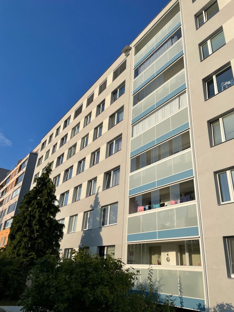 Prenájom bytu 3-izbový 73 m², Pavrovského, Praha, Praha Prenájom bytu 3-izbový 73 m², Pavrovského, Praha, Praha