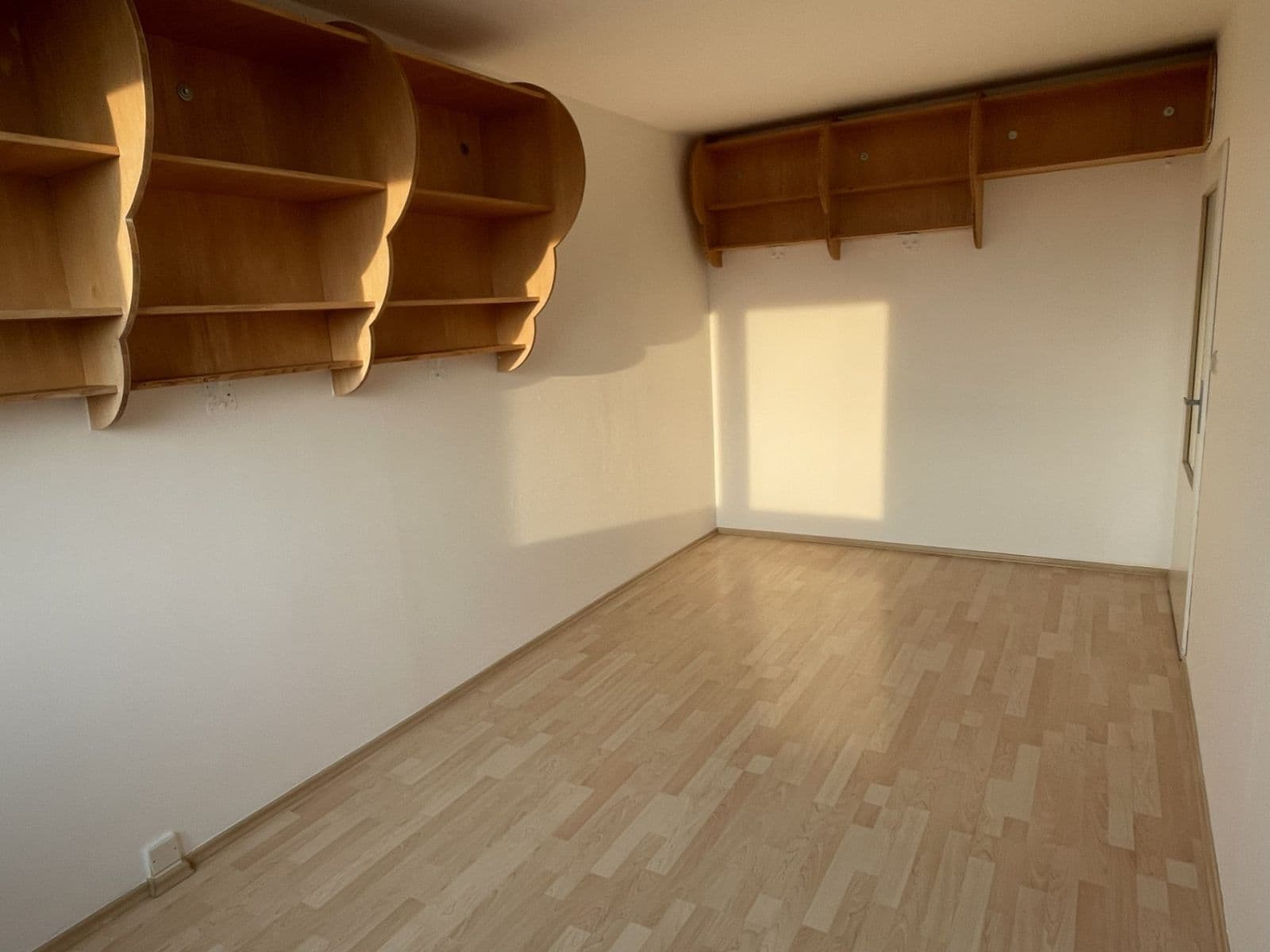Prenájom bytu 3-izbový 73 m², Pavrovského, Praha, Praha Prenájom bytu 3-izbový 73 m², Pavrovského, Praha, Praha