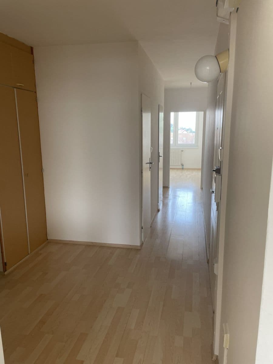 Prenájom bytu 3-izbový 73 m², Pavrovského, Praha, Praha Prenájom bytu 3-izbový 73 m², Pavrovského, Praha, Praha