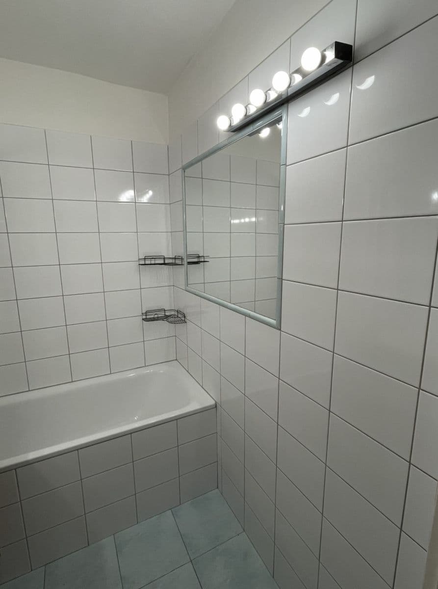 Prenájom bytu 3-izbový 73 m², Pavrovského, Praha, Praha Prenájom bytu 3-izbový 73 m², Pavrovského, Praha, Praha
